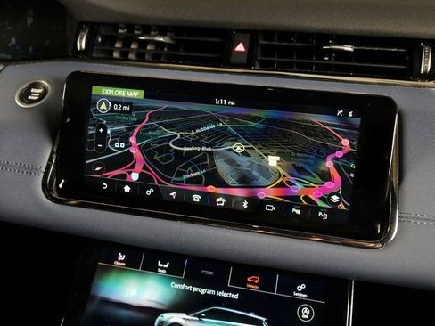 Used 2020 Land Rover Range Rover Evoque R-Dynamic SE image 17