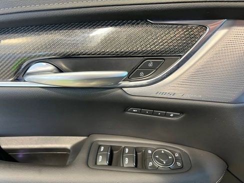 Certified 2024 Cadillac XT5 Sportv w/ LPO, Floor Liner Package AWD/4WD image 17