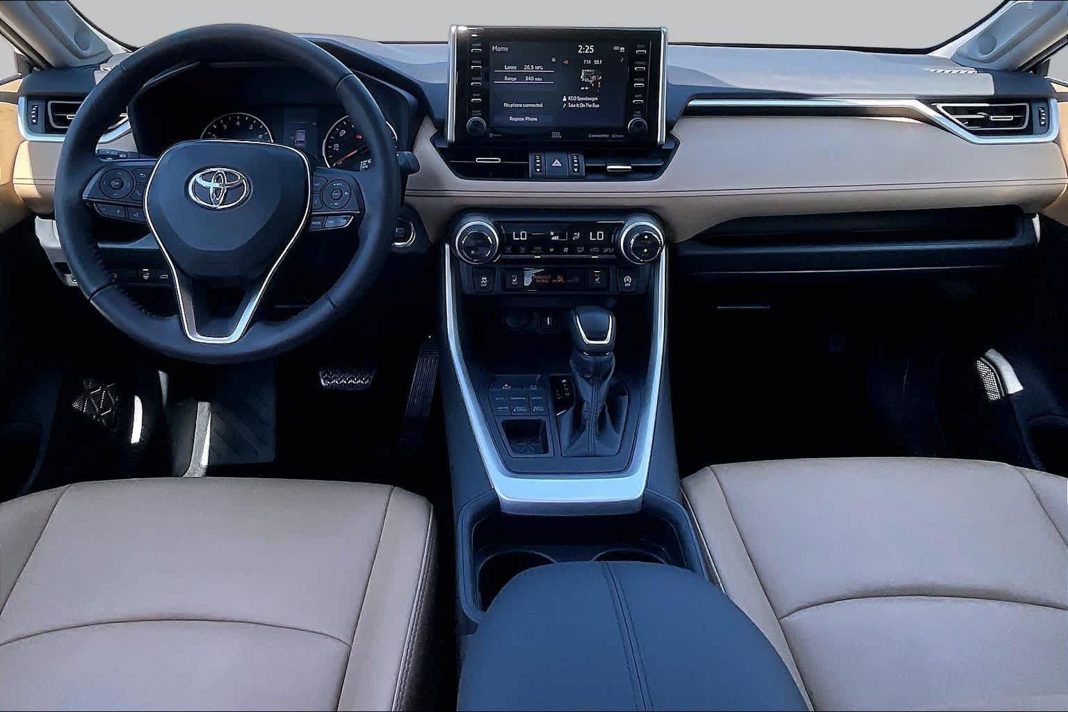Used 2021 Toyota RAV4 XLE Premium AWD/4WD image 15