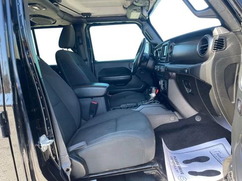 Used 2018 Jeep Wrangler Unlimited Sport S AWD/4WD image 19