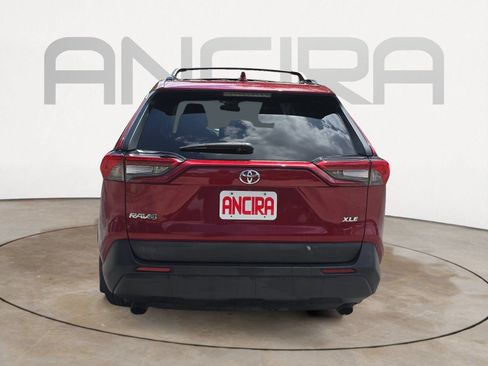 Used 2021 Toyota RAV4 XLE w/ Convenience Package FWD image 11