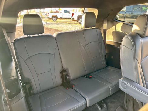 Used 2022 Buick Enclave Premium AWD/4WD image 14