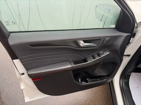 Used 2022 Ford Escape SEL w/ SEL Stealth AWD Package image 9