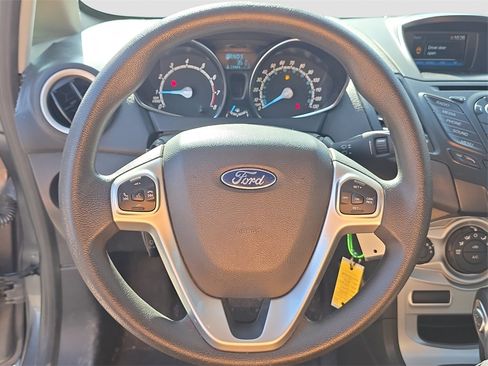Used 2019 Ford Fiesta SE image 9