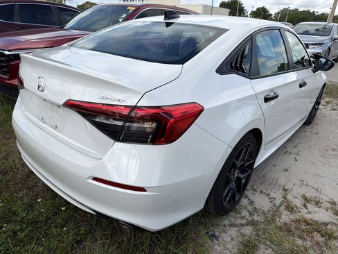 Used 2023 Honda Civic Sport image 9
