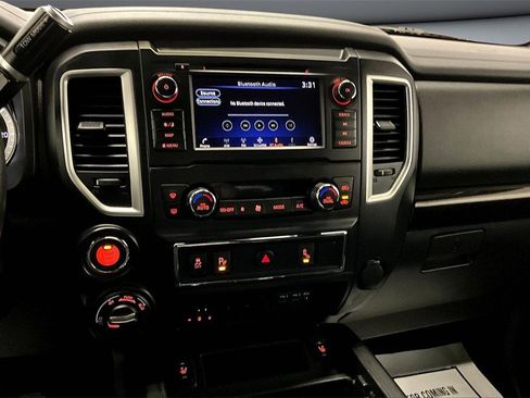 Used 2019 Nissan Titan SV w/ SV Convenience Package image 10