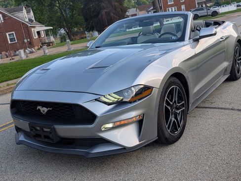 Used 2020 Ford Mustang Premium RWD image 19