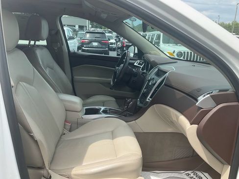 Used 2011 Cadillac SRX Luxury FWD image 12