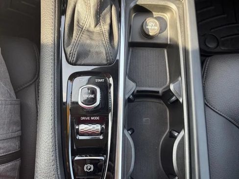 Used 2017 Volvo S90 T6 Momentum w/ Climate Package AWD/4WD image 23