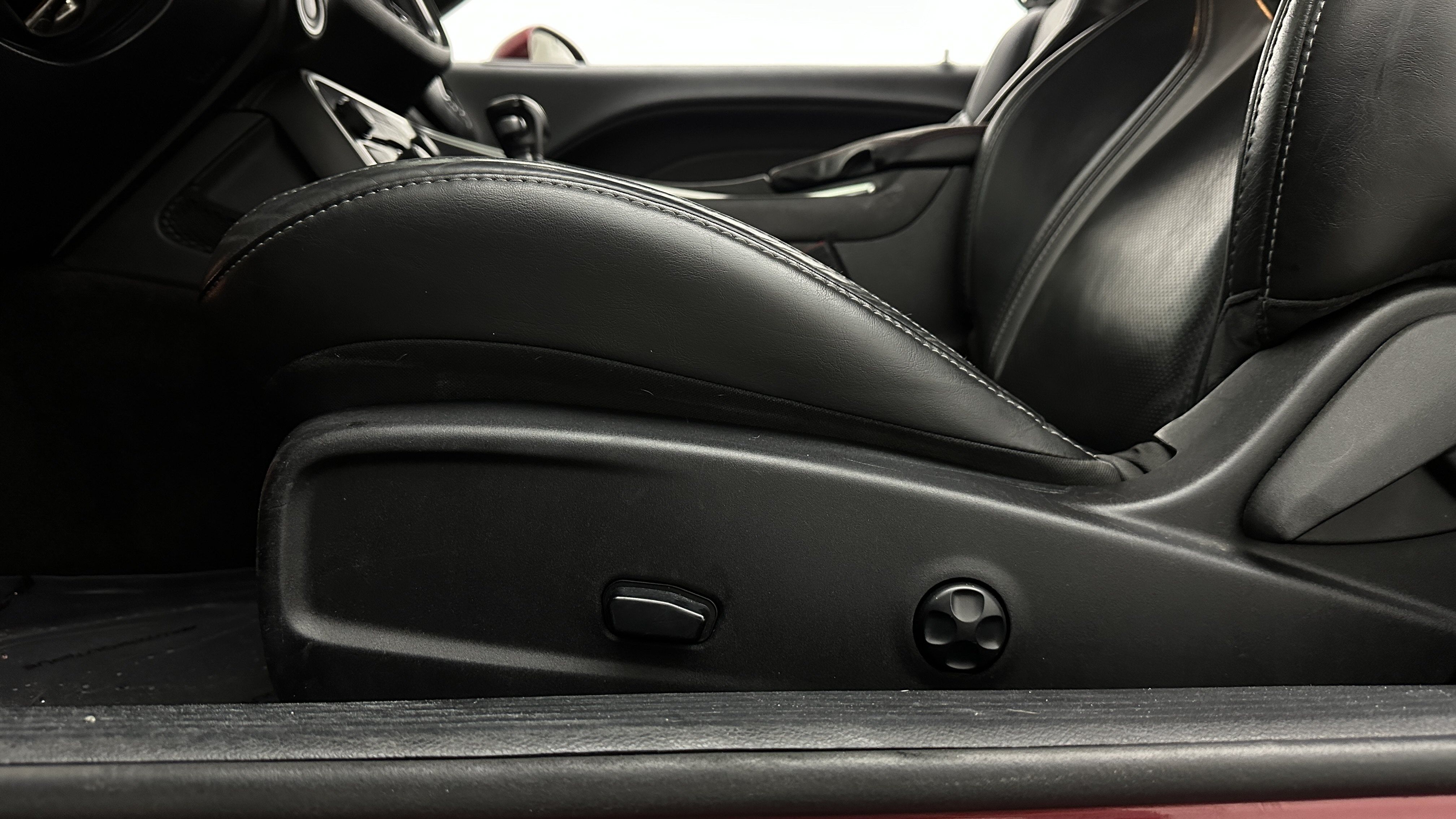 Used 2018 Dodge Challenger SXT Plus RWD image 14