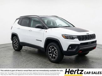 Used 2025 Jeep Compass Trailhawk video 1