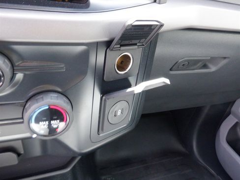 Used 2024 Ford F150 XL RWD image 17