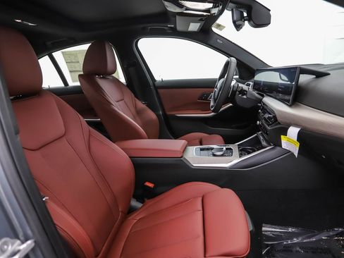 Used 2025 BMW 330i xDrive Sedan w/ Premium Package image 30