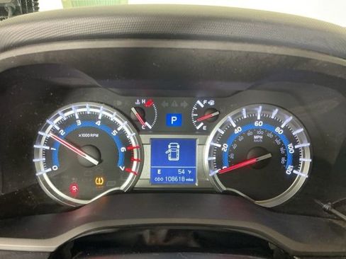 Used 2018 Toyota 4Runner SR5 Premium image 17