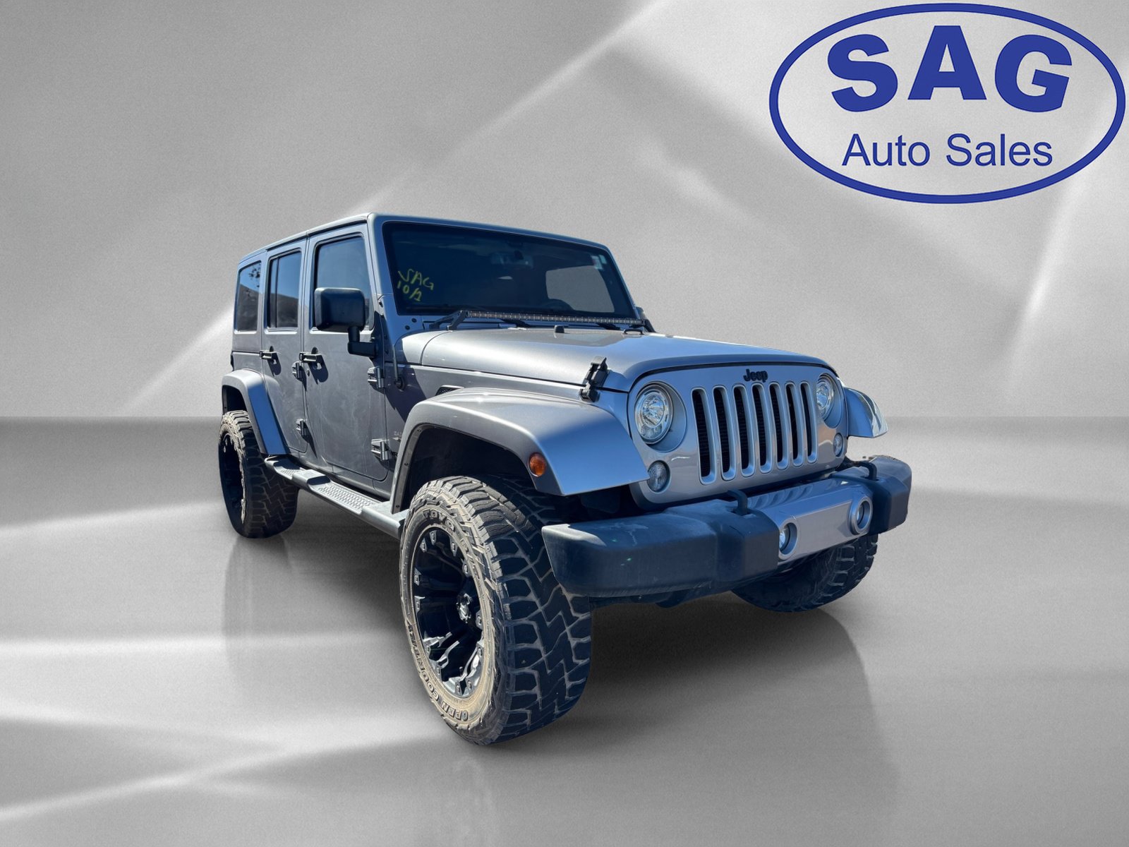 Used 2017 Jeep Wrangler Unlimited Sahara w/ Max Tow Package AWD/4WD image 2