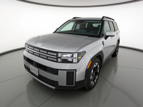 Used 2025 Hyundai Santa Fe SEL image 3