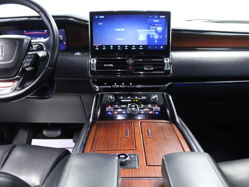 Used 2023 Lincoln Navigator L Reserve w/ Equipment Group 201A image 19