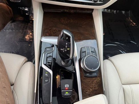 Used 2019 BMW 540i xDrive w/ M Sport Package image 35