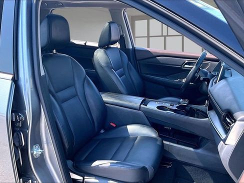 Used 2021 Nissan Rogue SV w/ Premium Package FWD image 28