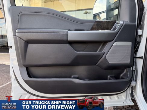 Used 2025 Ford F350 Lariat w/ Black Appearance Package image 17