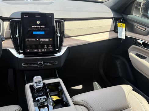 New 2026 Volvo XC90 B5 Ultra w/ Lounge Package image 11