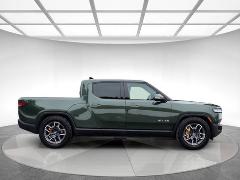 Used 2022 Rivian R1T Adventure image 4
