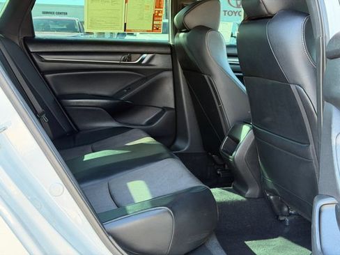 Used 2018 Honda Accord Sport image 18