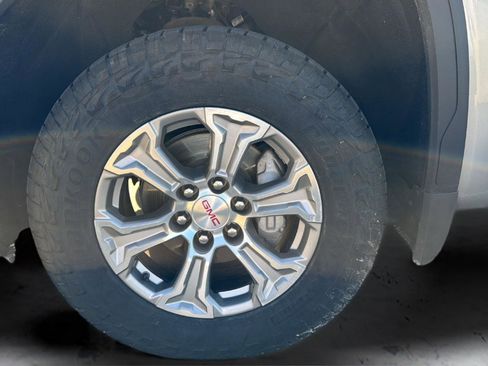 Used 2025 GMC Sierra 1500 SLT image 30