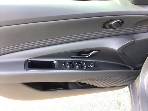 Used 2025 Hyundai Elantra SEL w/ Cargo Package FWD image 18