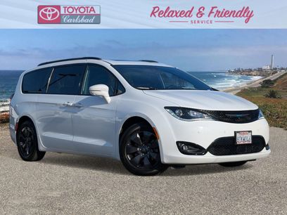 Used 2020 Chrysler Pacifica Limited w/ Advanced Safetytec Group