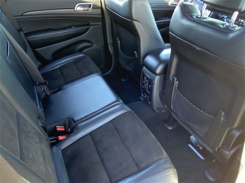 Used 2019 Jeep Grand Cherokee Altitude image 15