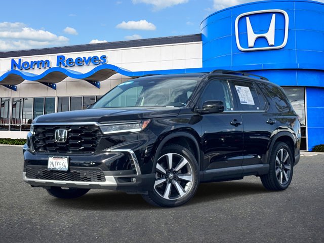 Used 2025 Honda Pilot Touring image 1