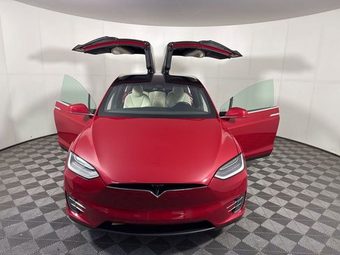 Used 2020 Tesla Model X Long Range image 9