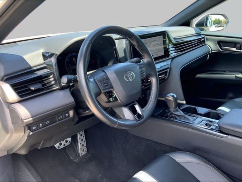 Used 2025 Toyota Camry SE FWD image 17