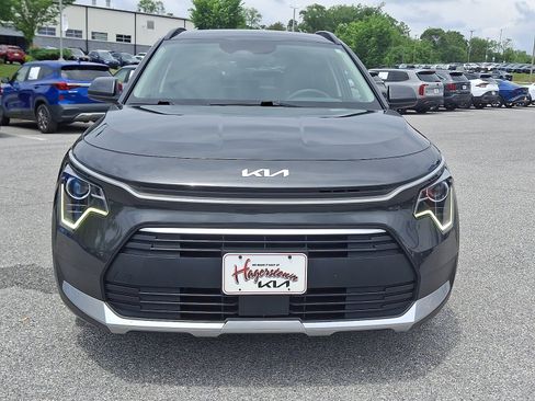 Certified 2024 Kia Niro EX FWD image 2