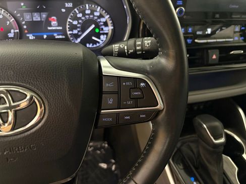 Used 2021 Toyota Highlander Limited image 19