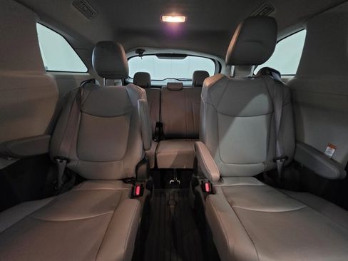Used 2023 Toyota Sienna XLE w/ XLE Plus Package image 15