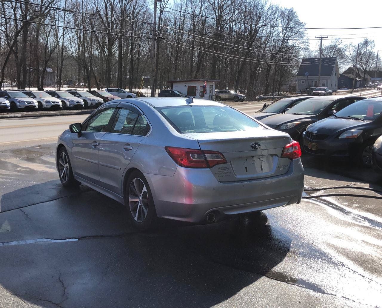 Used 2017 Subaru Legacy 2.5i Limited AWD/4WD image 5
