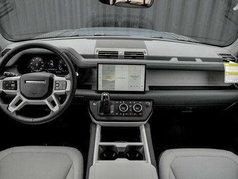 New 2025 Land Rover Defender 110 S image 22