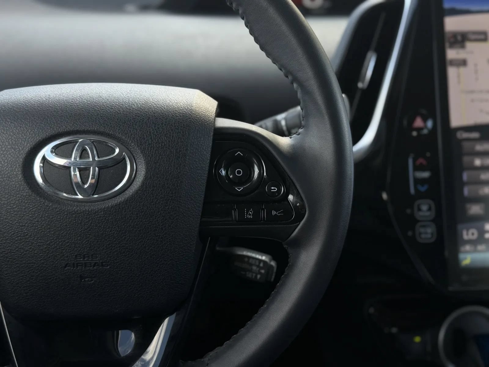 Used 2020 Toyota Prius Prime XLE FWD image 23