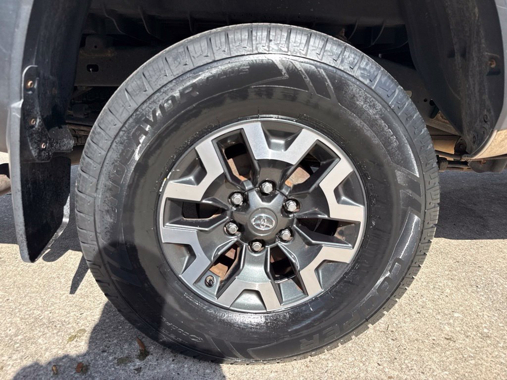 Used 2017 Toyota Tacoma TRD Off-Road w/ Tow Package AWD/4WD image 40