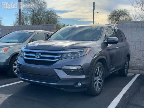 Used 2017 Honda Pilot Touring image 2