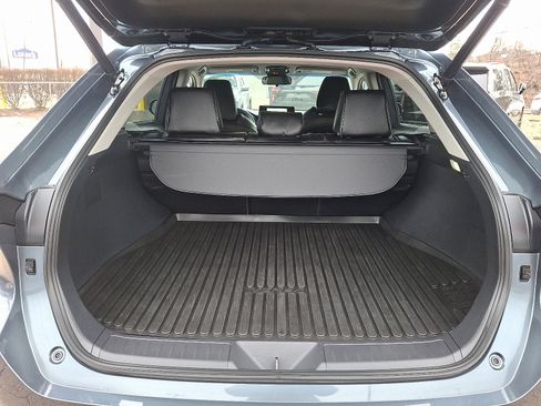 Used 2023 Toyota Venza LE image 28