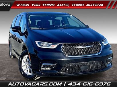 Used 2024 Chrysler Pacifica Touring-L