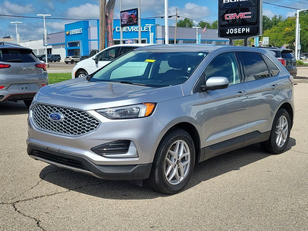 Used 2024 Ford Edge SEL AWD/4WD image 2