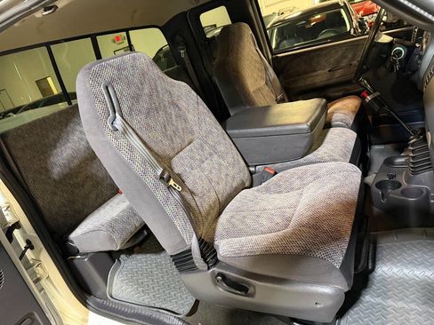 Used 1998 Dodge Ram 2500 Truck 4x4 Quad Cab image 26