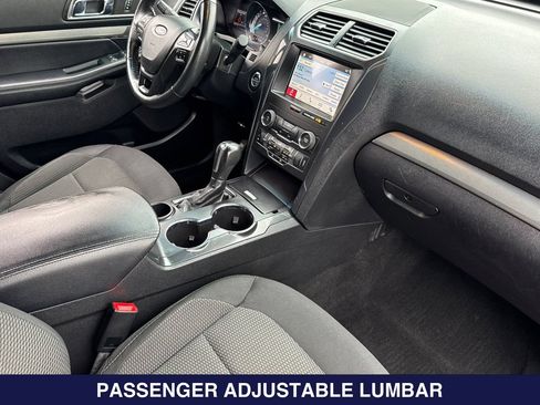 Used 2019 Ford Explorer XLT w/ Equipment Group 201A FWD image 18