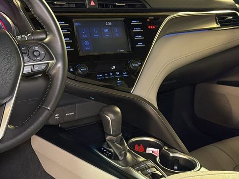 Used 2018 Toyota Camry XSE FWD image 15