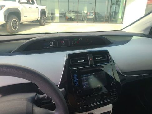 Used 2017 Toyota Prius Two image 6