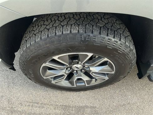 Used 2024 Chevrolet Silverado 1500 RST image 19